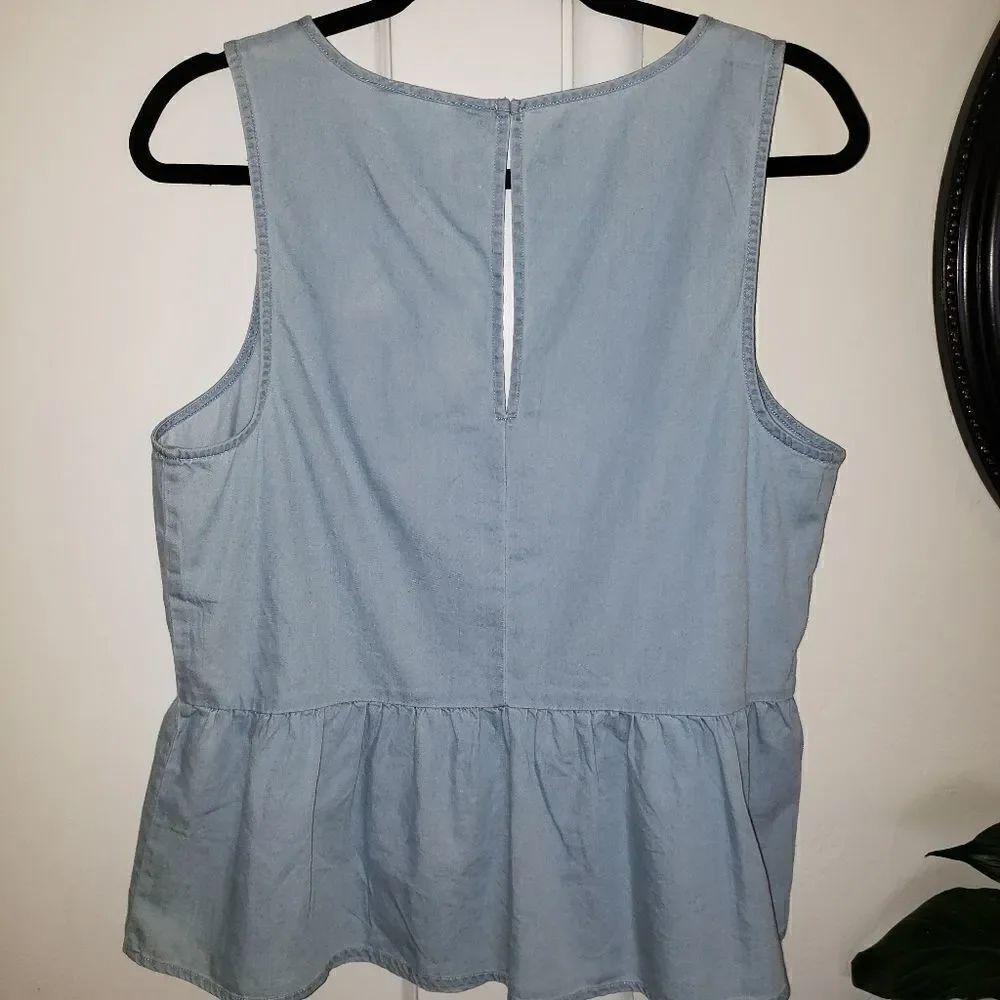 BCBGeneration Sleeveless Ruffle Pullover Top - Picture 10 of 11